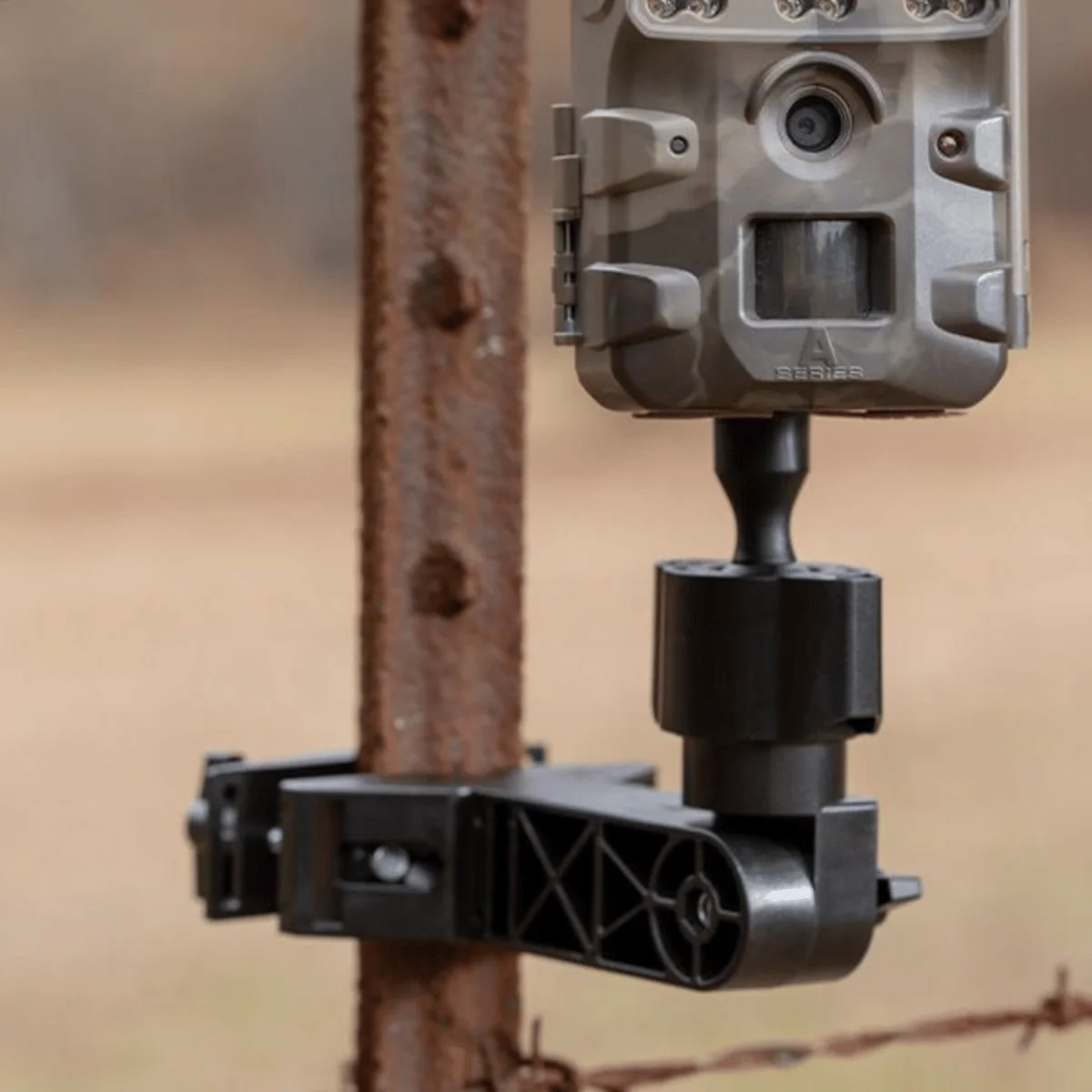 MOULTRIE UNIVERSAL CAMERA MOUNT - BLACK - Image 2